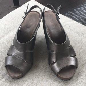 Lovely Champagne Nine West Platform Sandals